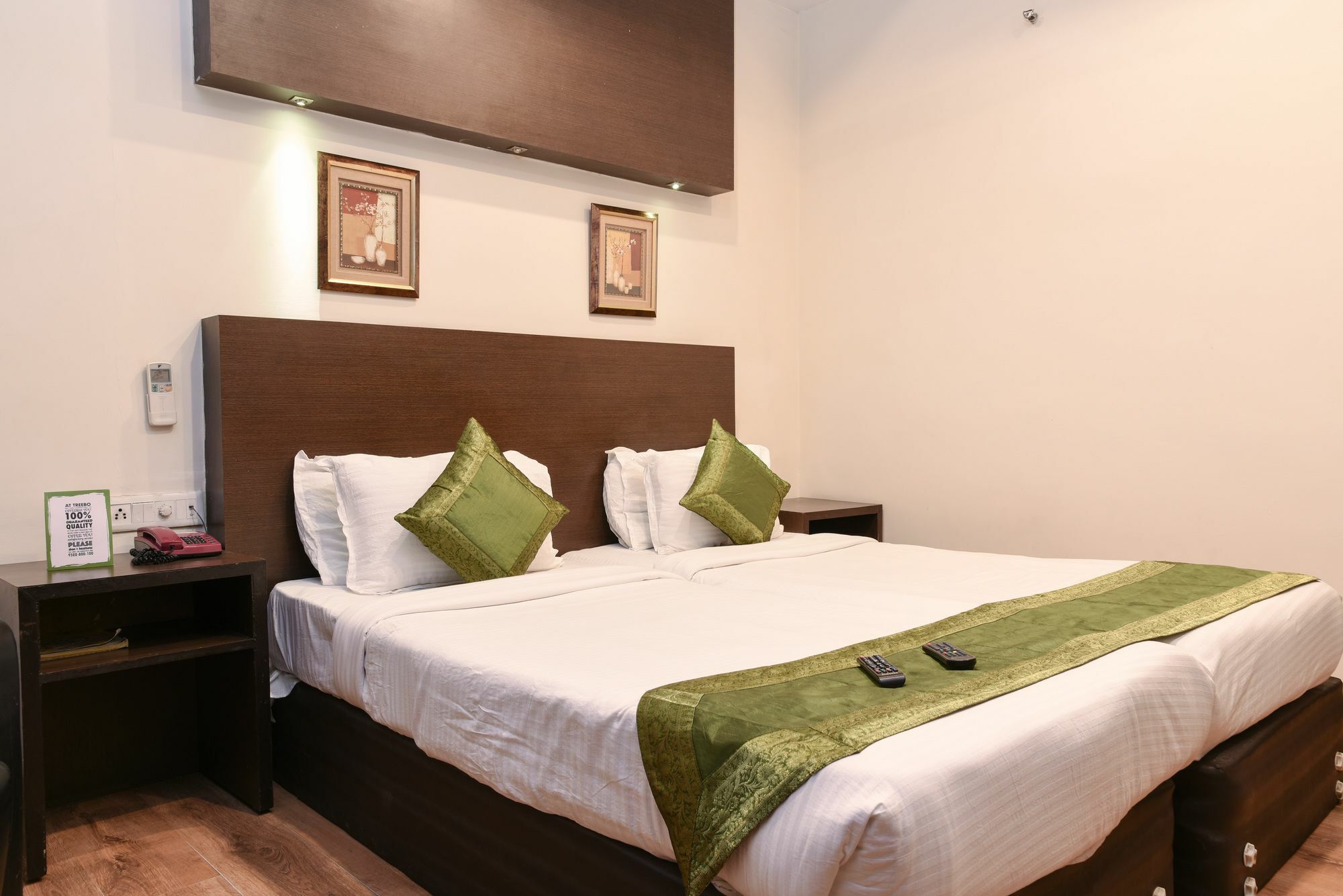 Treebo Trend Wood Bridge Hotel Hyderabad Exterior photo